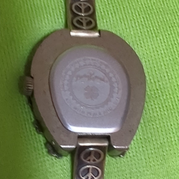 LUCKY BRAND Women's Gold Flower Horseshoe Shape Watch With Book & Black Box - Picture 13 of 16